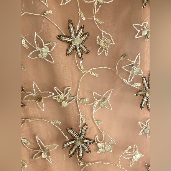 Formal dress 100% silk and handmade embroidery. - Picture 4 of 16